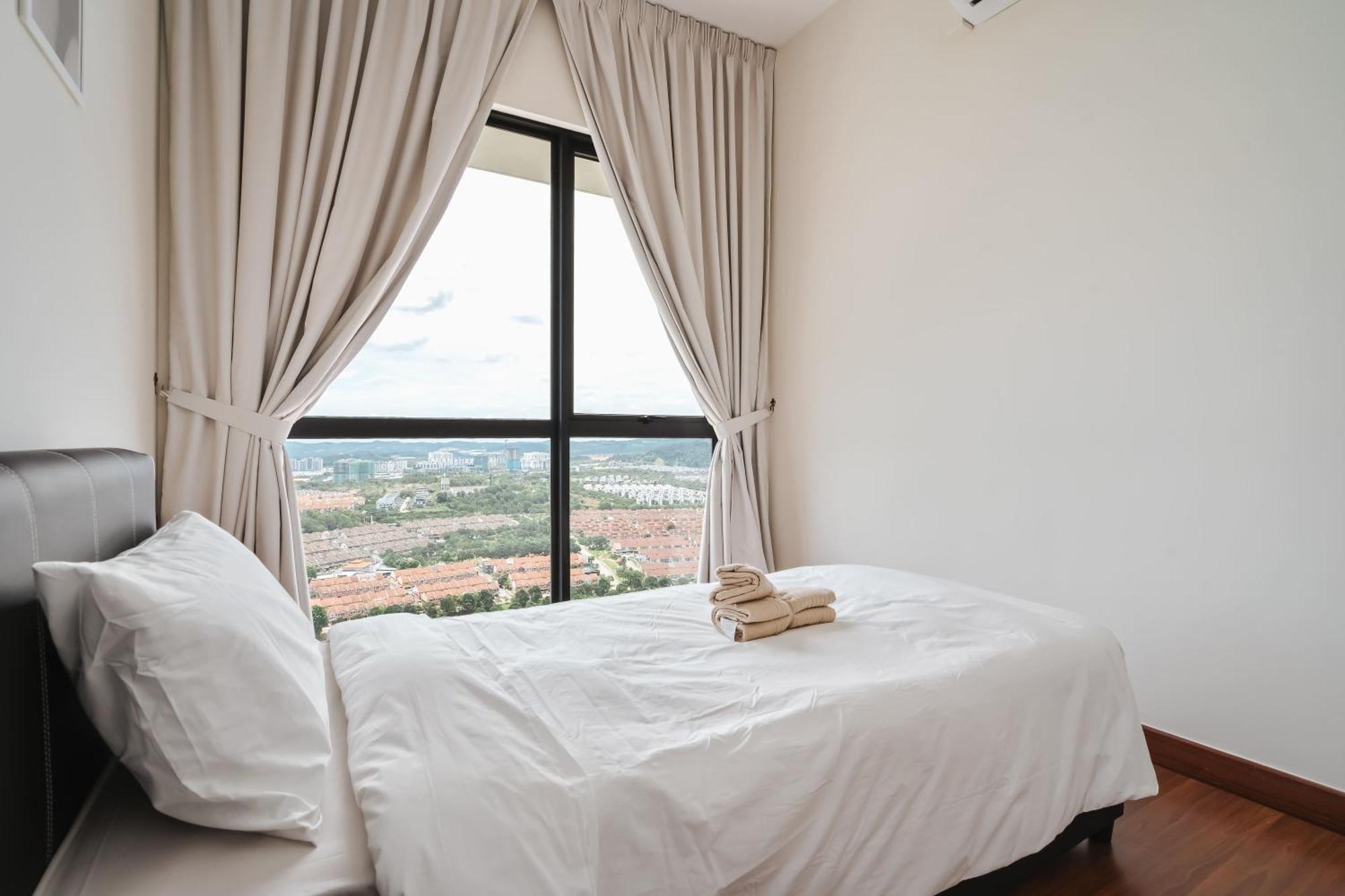Naibnb In Sunsuria Forum Apartment *