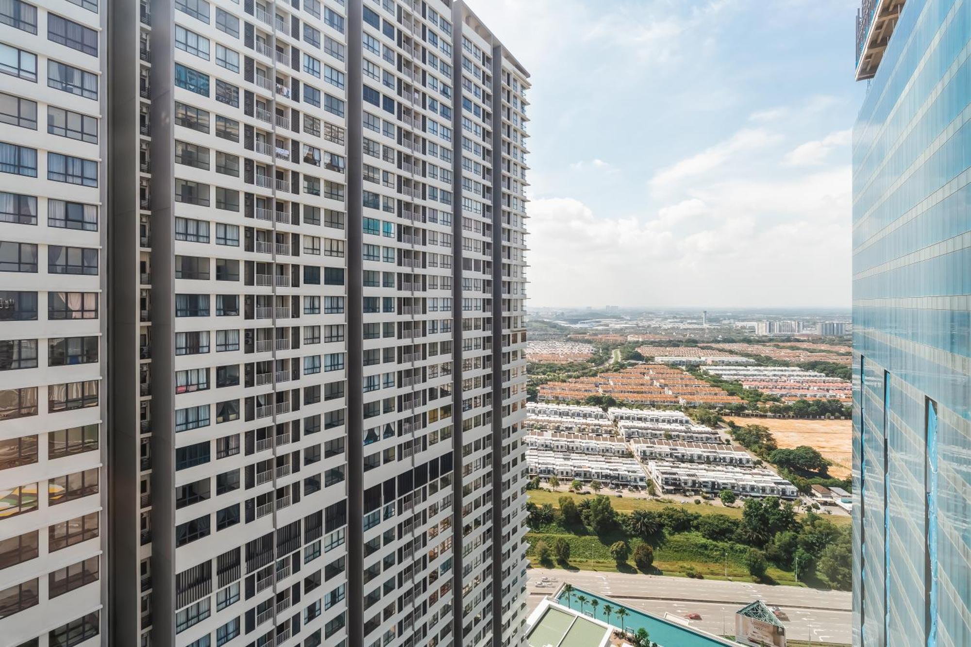 Naibnb In Sunsuria Forum Apartment